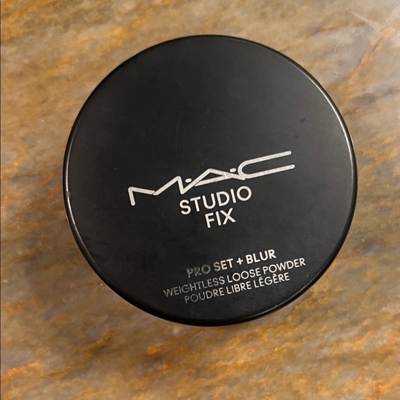 MAC Studio Fix Translucent Loose Powder - Picture 1 of 2